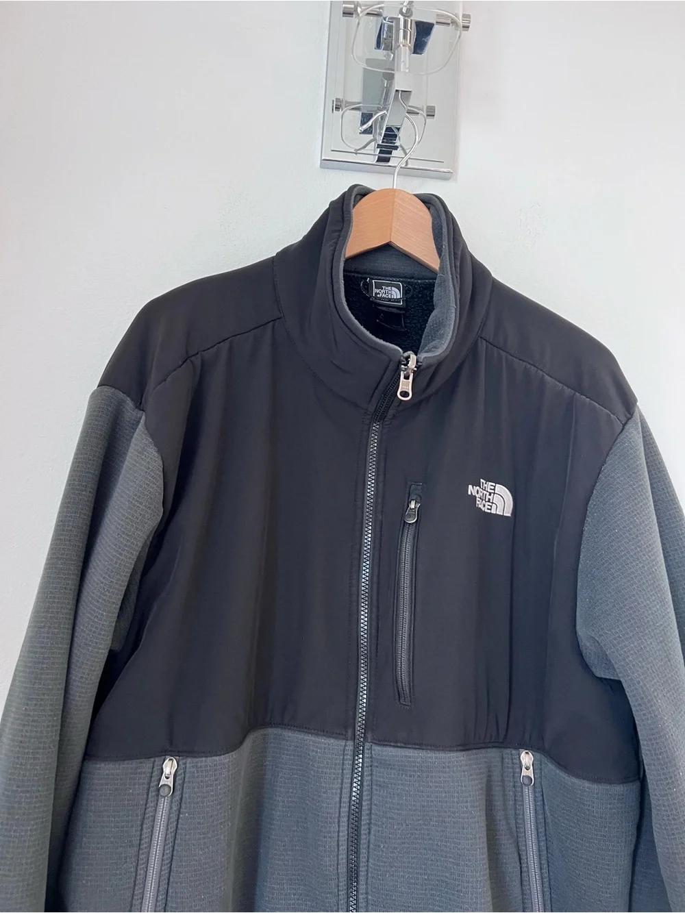 The North Face Men's Black and Gray Softshell Fleece Vintage Jacket XL-T